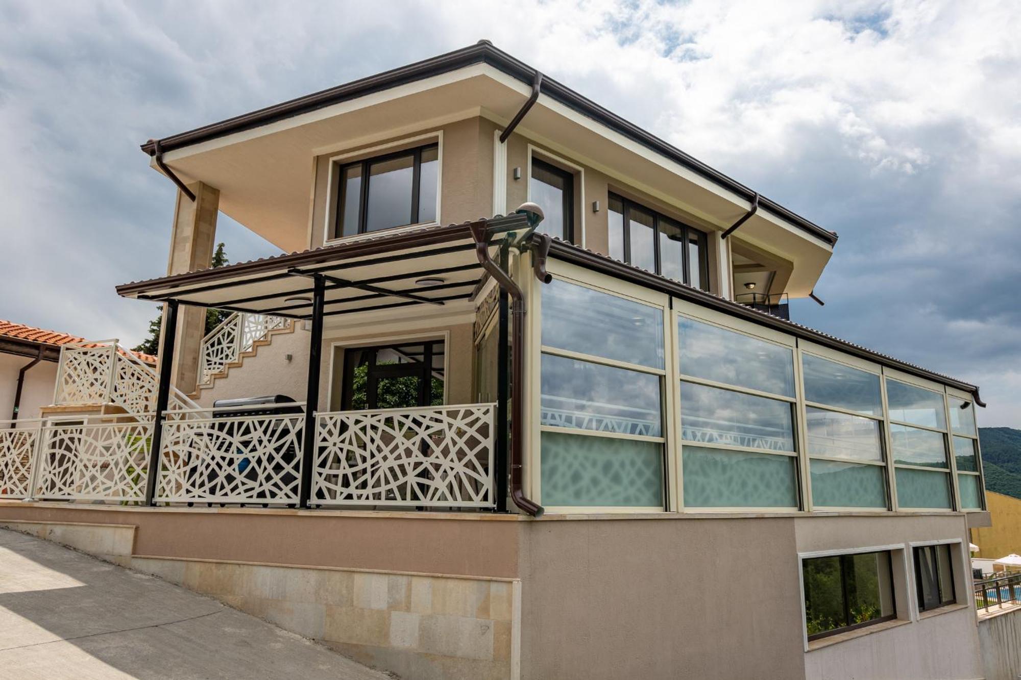 Club Houses Stefvall Glavatartsi Bagian luar foto