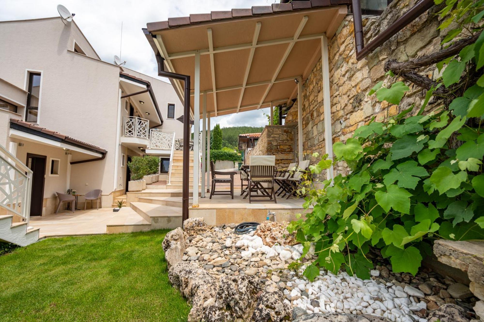 Club Houses Stefvall Glavatartsi Bagian luar foto