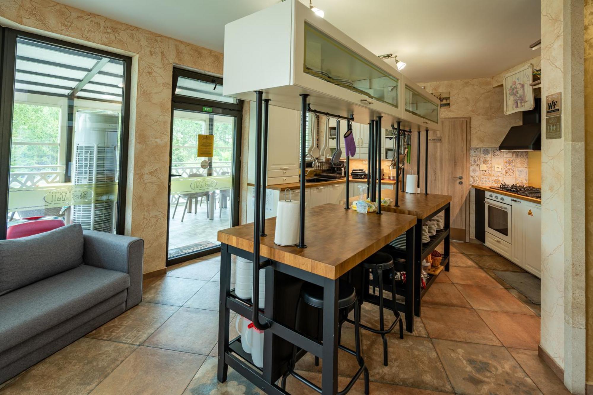 Club Houses Stefvall Glavatartsi Bagian luar foto